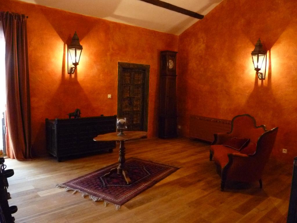 Mas Du Puits D'Amour Orange  Kültér fotó